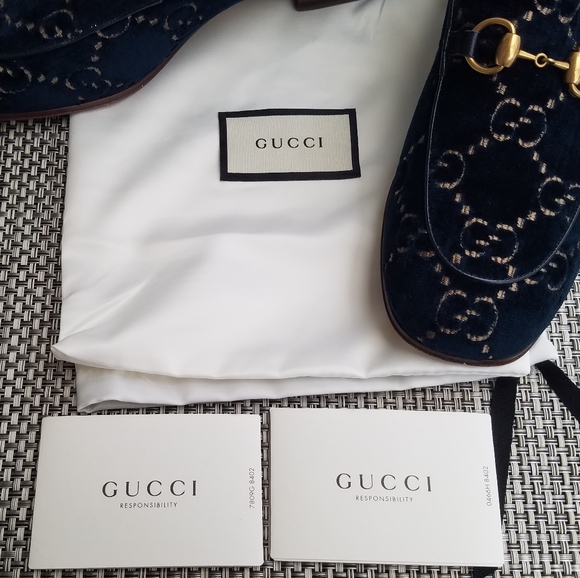 Men's "Gucci" Blue Velour Classic Loafer - Picture 6 of 9